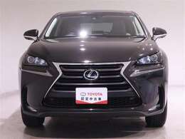 高輝度で点灯速度が速いLEDヘッドライト装備！LEDの明るい光が走行中の視界の確保をサポートして、夜のドライブがより楽しく安全に運転できます♪