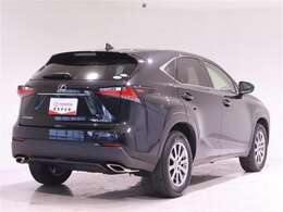 ★★★トヨタ認定中古車★★★　1年間走行距離無制限の「ロングラン保証」が付いています。全国約5,000ヶ所のトヨタのお店で保証修理可能です。お出かけ先でも安心です。選べる延長保証もご用意しています。