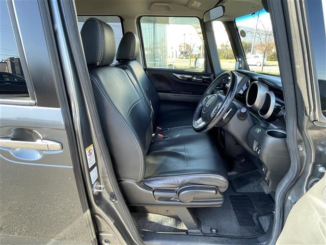 座り心地が良いシートなので長時間の運転でも快適にお過ごしいただけます。新品のフロアマットのご注文も可能です。掲載箇所以外にご希望の写真がございましたらお気軽にお問い合わせ下さい。