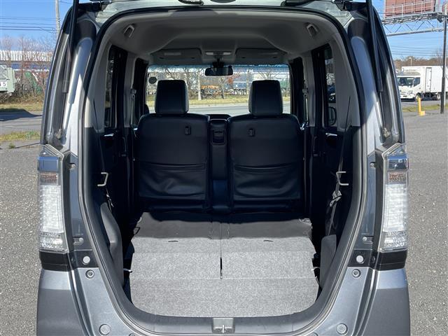 乗せる人数、荷物によってシートをアレンジすれば、ダンボールなどの大きい荷物や、釣り具などの長尺物も載せられそうですね！