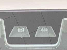 【スマートアシスト】走行中に前方の車両等を認識し、衝突しそうな時は警報とブレーキで衝突回避と被害軽減をアシスト。より安全にドライブをお楽しみいただけます。