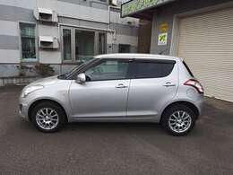 換気に便利なサイドバイザー付いてます！