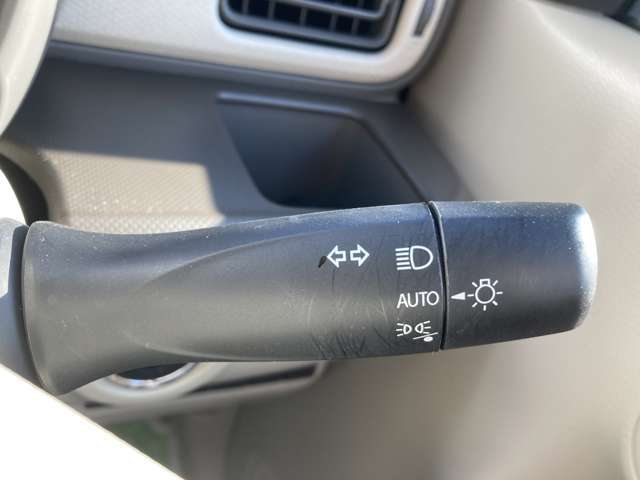 社外品のドリンクホルダーなどで破損している場合などもございます。お気軽にお尋ね下さいませ。