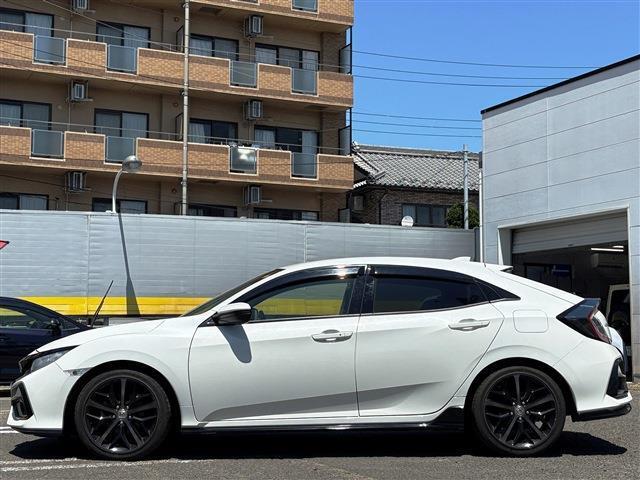 サイドビューです！外装は専任のスタッフが真心込めてワックス磨きを行ってますので、ピカピカな状態に仕上がってます！ご来店の上，この仕上がりをお確かめ下さい！