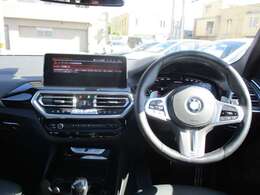 コンフォートアクセス　Mスポーツステアリングホイール　バリアブル・スポーツ・ステアリング　パフォーマンスコントロール　スポーツシート　前後シートヒーター