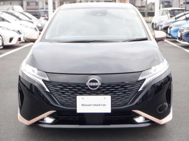 内外装およびエンジンル-ムなど専用クリ-ニング致します。車両クリ-ニングのプロが施工致しますので！高品質な1台に蘇りますよ♪（全在庫無料施工）