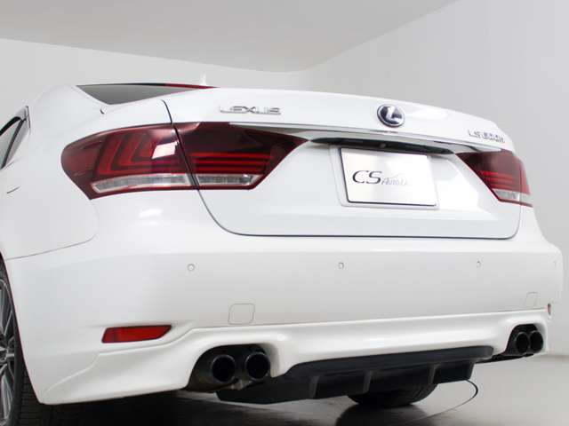 4本出しマフラー装着！！スポーティーさを演出いたします！