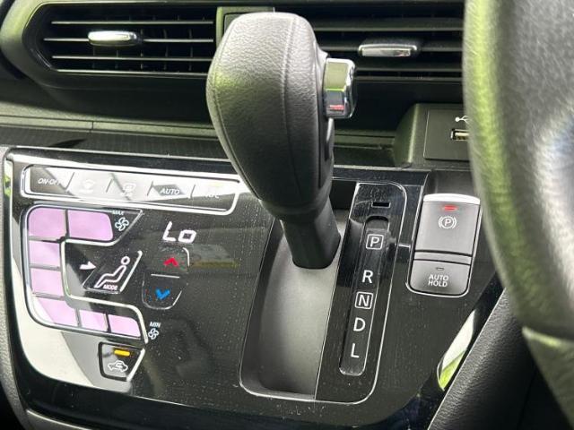 国産車から輸入車まで多様なお客様のニーズのお応えできるように、全国規模で豊富な在庫展開！車のことならWECARSへ！
