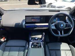 サンルーフ　ハーマーンカードンサウンド　コンフォートアクセス　メモリー機能付き電動シート　純正ナビ　TV　全周囲モニター　パドルシフト　シートヒーター　Mスポーツサスペンション　20インチAW