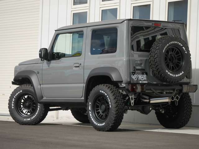 ナンバー移設・リアショートバンパーなど細かいなカスタムも施工済み！！