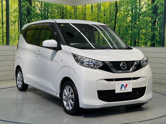 大好評のボディコーティング「弾スプラッシュコート」もご納車までに施工可能。通常のガラスコートと異なる、耐久年数6年の無機質ガラスコーティングが、ボディをキレイな状態に保ってくれます。