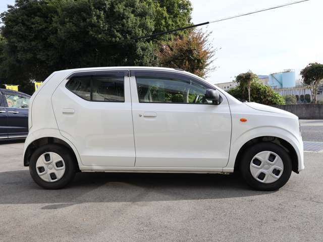 ★4WD★シートヒーター★アイドリングストップ★キーレス★エアコン★ESP★パワーウィンドウ★パワステ★エアバッグ★フロアマット★ドアバイザー