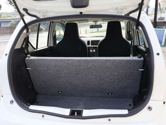 ★4WD★シートヒーター★アイドリングストップ★キーレス★エアコン★ESP★パワーウィンドウ★パワステ★エアバッグ★フロアマット★ドアバイザー