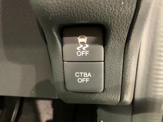 横滑り防止装置がついています。いざという時に安心ですね。