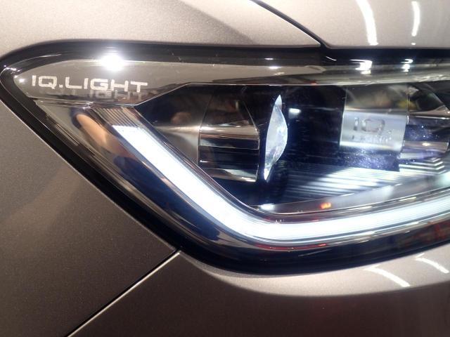 LEDマトリックスヘッドライト、フロントカメラで対向車を検知、LEDを個別に点灯、消灯を制御し最適な配光を可能としたヘッドライトシステムです