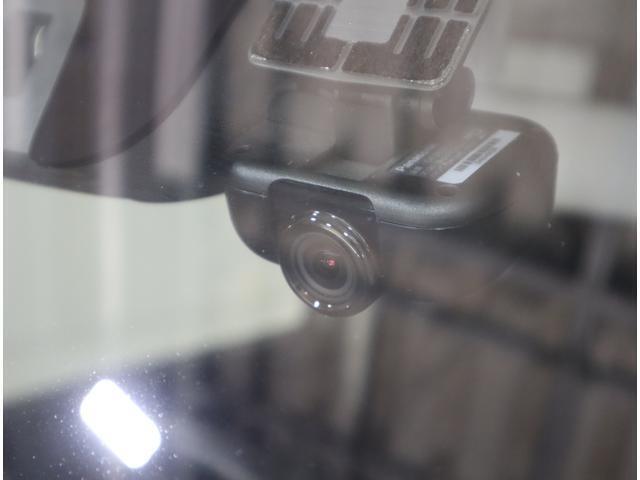 全方位カメラ装備☆前後左右4つのカメラが上から見ているように映すので安心して駐車できます♪