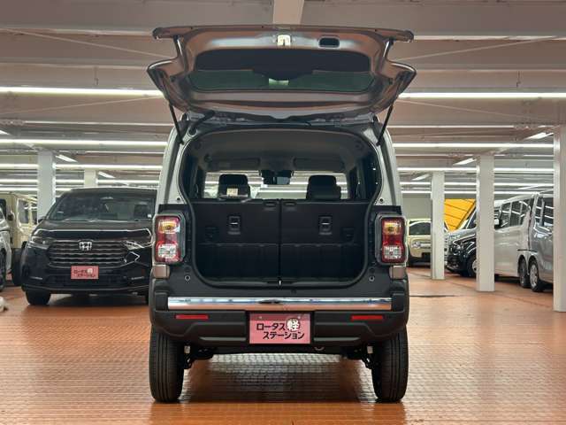当社では保証をつけて販売しております。また各店舗に最新の整備工場とプロメカニックが常駐しておりますのでアフターメンテナンスもお任せください！