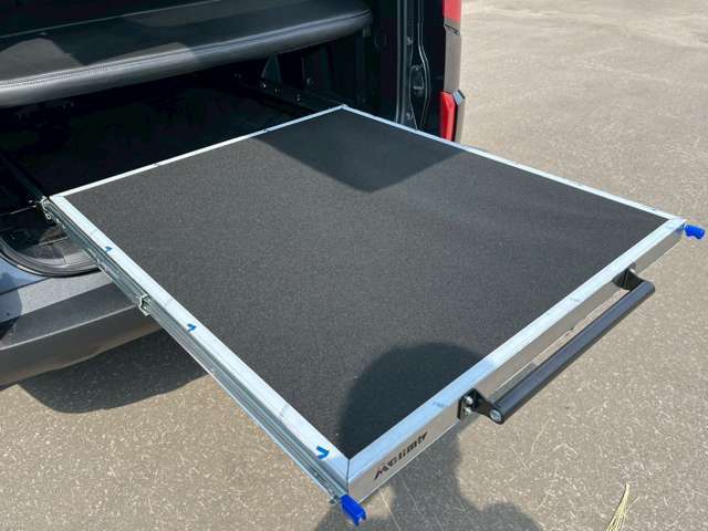【ご納車時、整備メニュー】法定点検項目及び装備品等のクオリティチェックを実施。また、安心してお乗り頂くために社外品等各仕様の保安基準適合検査を行い必要な対策は実施してご納車しております。