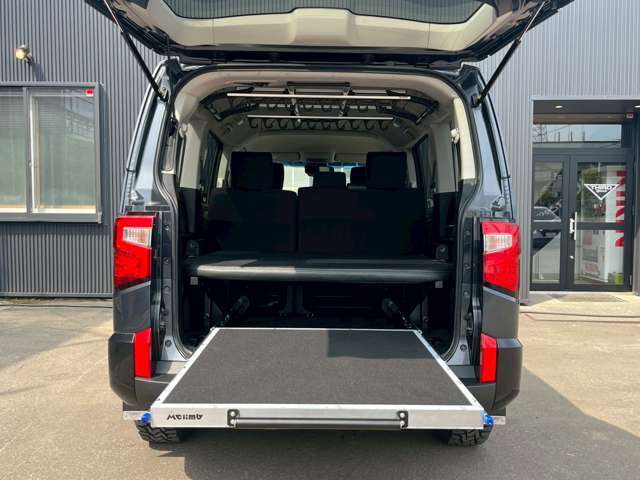 【ご納車時、整備メニュー】法定点検項目及び装備品等のクオリティチェックを実施。また、安心してお乗り頂くために社外品等各仕様の保安基準適合検査を行い必要な対策は実施してご納車しております。