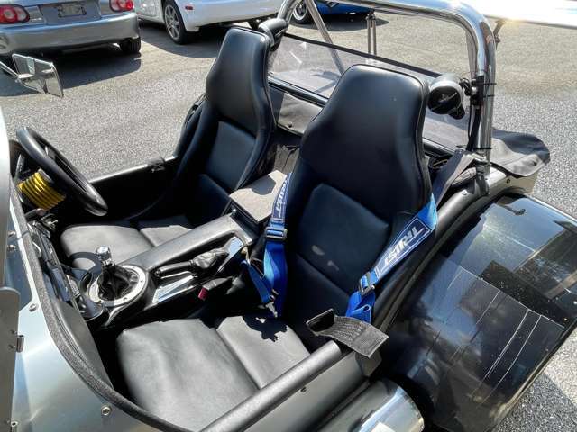 専用バケットシートのコンディションも張替え済みで良好です！