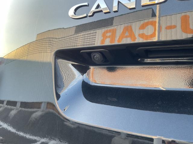 跳ね上げ式バックドアで雨降り時も濡れることなく荷物の載せ降ろしができます◎