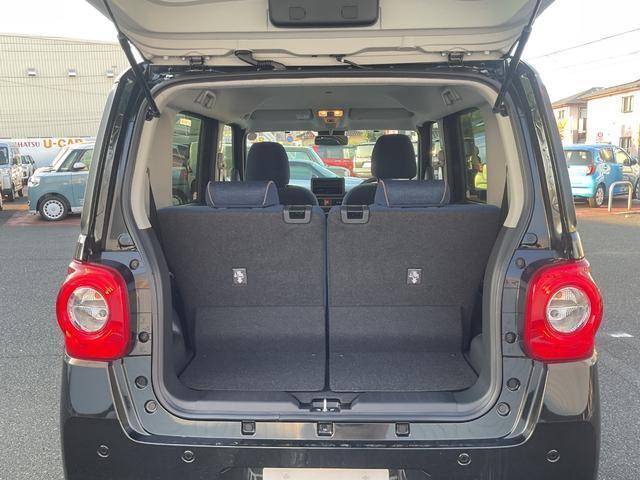 跳ね上げ式バックドアで雨降り時も濡れることなく荷物の載せ降ろしができます◎