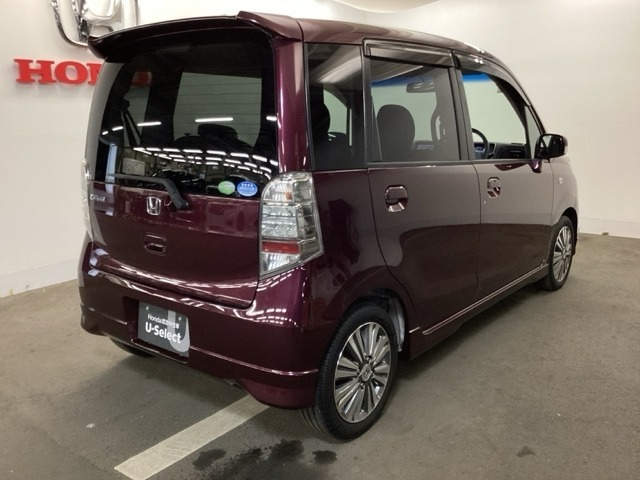 後ろ姿が、カッコイイのもホンダ車だからです。