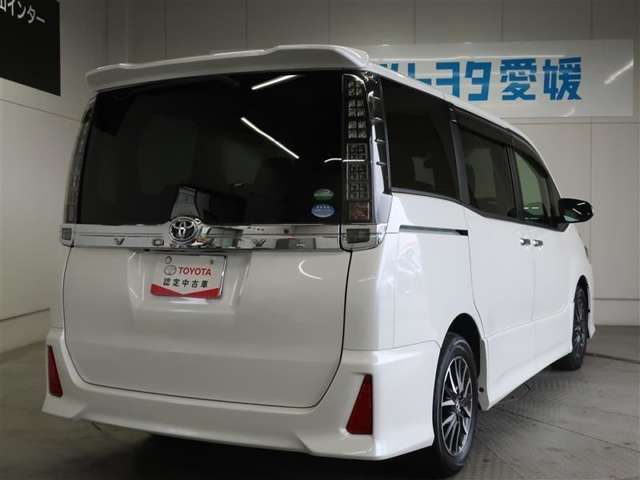 LEDハイマウントストップランプで後続車からの視認性◎