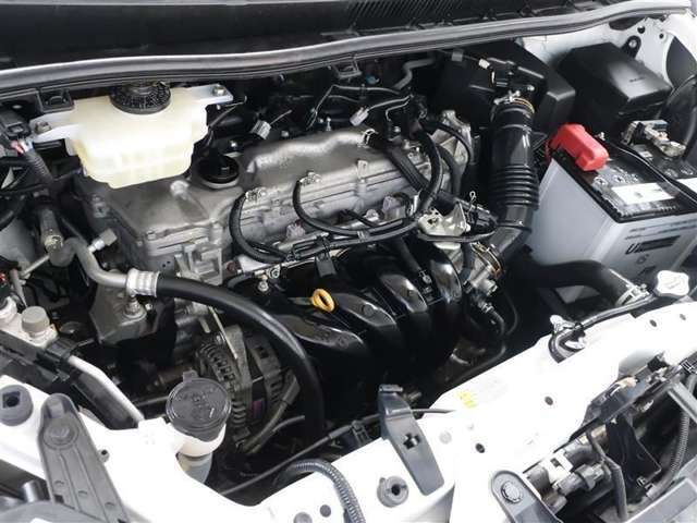 エンジンルームも綺麗に洗浄！見えない所も念入りに！