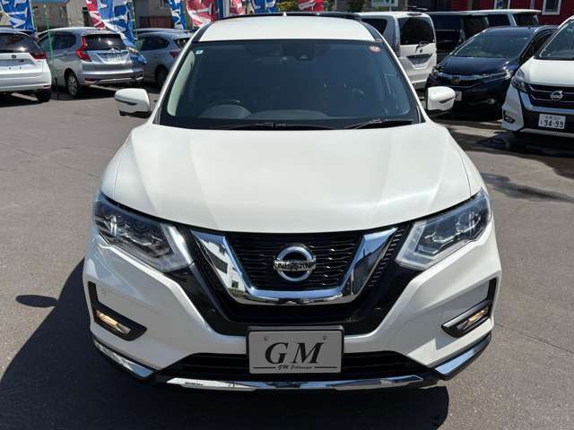 ジーエム自動車にはお客様を第一に考えます。中古車販売士の資格を持ったスタッフがお客様のニーズに合ったお車を必ずご提案致します。お気軽にご相談ください。