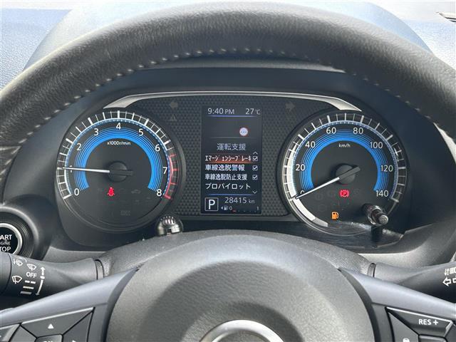 【メーター】メーターまわりも鮮やかに照らし出され、デザイン、安全性ともにバッチリですね。