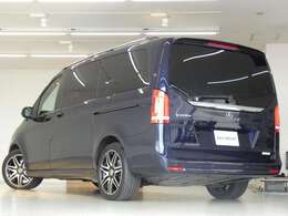 安心のワンオーナー＆右ハンドル＆正規ディーラー車！！　9速AT搭載モデル！！　綺麗なカバンサイトブルー！！　取説・記録簿付　事故歴ありません　Vクラス特有の使用感はとても少なく心地よい禁煙車輌に