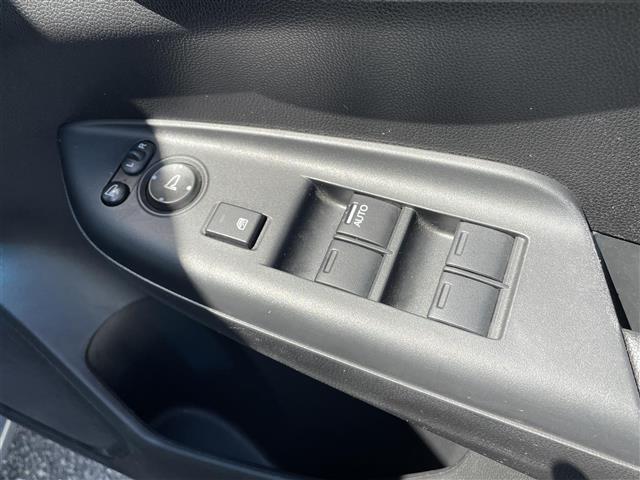 気になる車はすぐにお問い合わせください！画面右側の0066から始まる無料ダイヤルからお問い合わせ下さい！専門スタッフがお車のご質問にお答えいたします！
