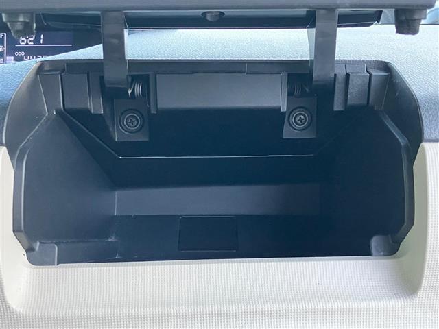 【　内装インテリア　】現車の確認はお電話で在庫のご確認の上、是非ご来店くださいませ！ご来店の難しい方は店舗スタッフがお電話やメールで詳細をお答えさせて頂きます。