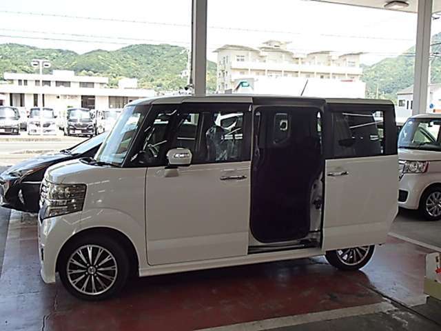 オールメーカー取り扱い！！　在庫車100台以上！！プロの仕入れ！！　走行メーター管理システムチェック済み。