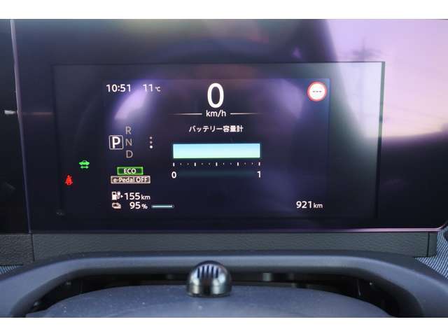 視認性の良い見やすいメーターです！走行921キロ。
