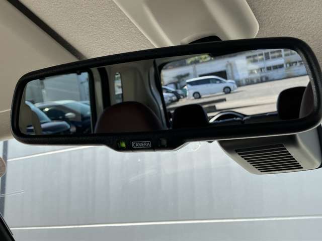 バックミラーは大きくて後ろが確認しやすいです！