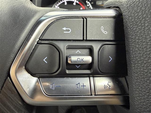 【運転席操作部】『運転席周辺の装備』の画像になります。快適なドライブを楽しむための機能が装備されています！運転席から触れるので使いやすいです！