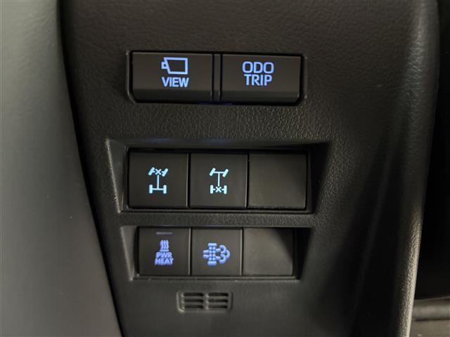 【運転席操作部】『運転席周辺の装備』の画像になります。快適なドライブを楽しむための機能が装備されています！運転席から触れるので使いやすいです！