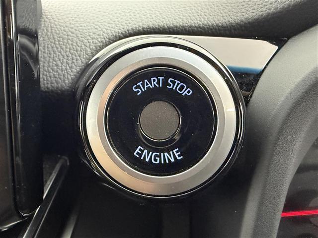 【運転席操作部】『運転席周辺の装備』の画像になります。快適なドライブを楽しむための機能が装備されています！運転席から触れるので使いやすいです！