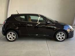 ☆八光カーグループは世界8つブランドの正規ディーラーを運営しております。営業時間：10：00～18：30（火曜日、水曜日定休）