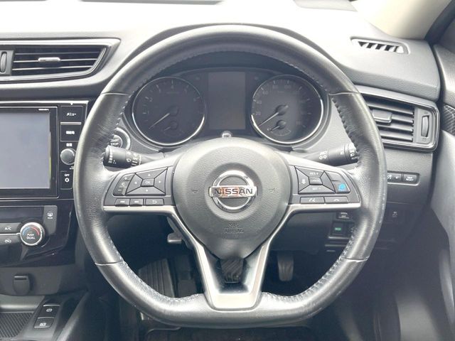 お車を安心してお乗りいただく為には、足回りの定期点検が欠かせません。サービスサポート（有償保証）では無料点検もご提供しており、安心のカーライフをお過ごしいただけるサポート体制が整っています。