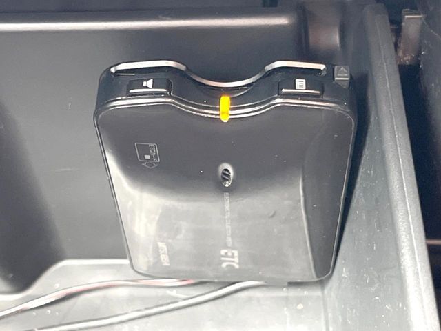 【ETC】高速道路の料金所をストレスなく通過！話題のスポットやサービスエリアに多い「スマートIC」利用時は必須のアイテムです。当店でセットアップを実施、ご納車当日からすぐにご利用いただけます！