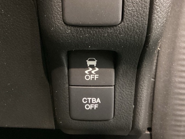 横滑り防止装置がついています。いざという時に安心ですね。