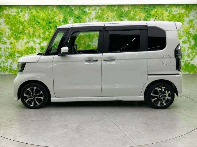 【WECARS】豊富な在庫を大画面モニターで検索可能！オプション装備や内装、タイヤの状態など細部まで御覧頂けます♪詳細はお気軽にスタッフまでお問合せ下さい。