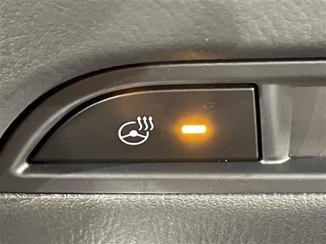 ◆【ステアリングヒーター】冬場の寒い日に手がかじかみながら運転するのはツライですよね。でも、これがあれば安心です！ハンドルのグリップ部がじわっと暖かくなって心までポカポカします。