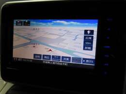 ナビSDを装着済みですので、ご納車後は直ぐにご使用いただけます。CD/DVD/フルセグチューナーも付いていますよ。