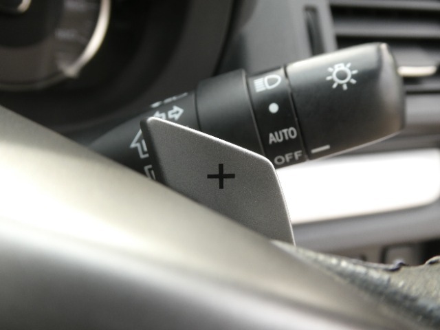 ◆パドルシフト装備◆オートマチック車でもミッション車のようなフィーリングを楽しめます。エンジンブレーキを使いたい時に役立ちます。