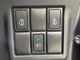 【両側パワースライドドア】スマートキーや運転席のスイッチで後席両側スライドドアの開閉が可能♪電動だから力を入れてドアを開ける必要が無く、小さなお子様でも簡単に開け閉めでき快適です♪