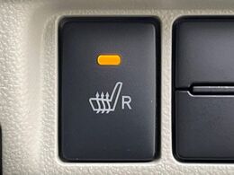 【シートヒーター】寒い日に重宝するシートヒーター！エアコンより早く温まってくれるので寒がりの人も安心ですね♪エアコンの温風は乾燥するから苦手、という方にもをおすすめです。